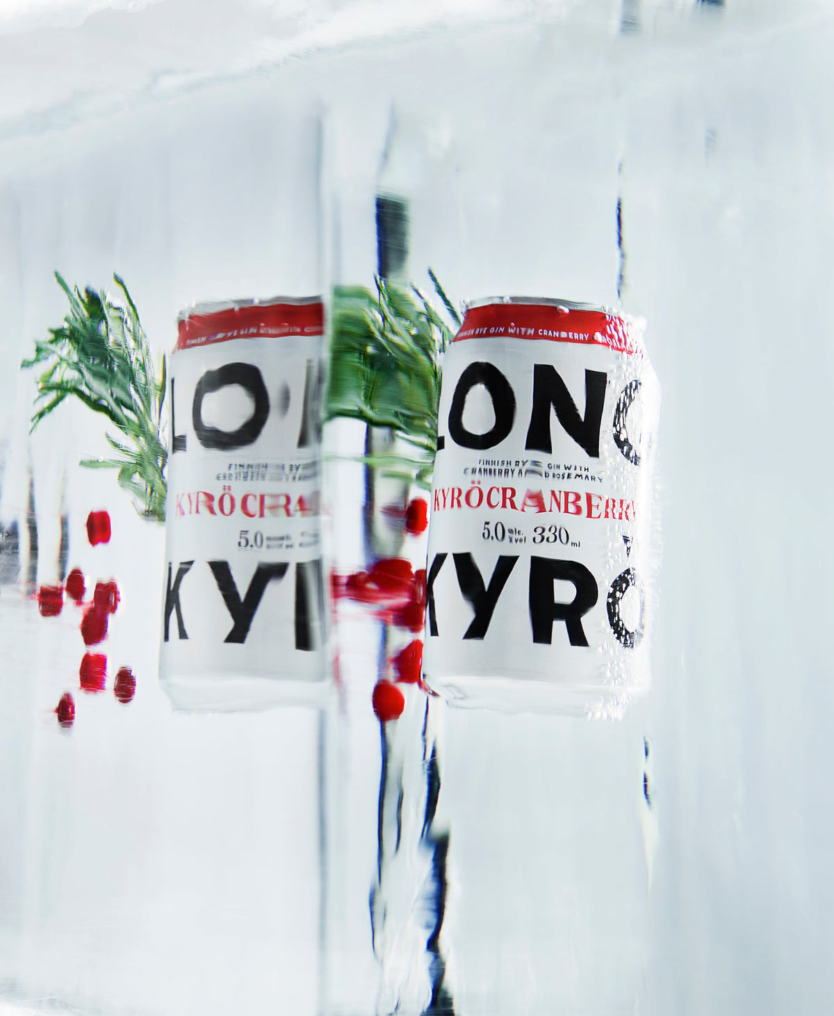 Longkyrö Cranberry -tölkit jään sisällä, karpalot ja rosmariini
